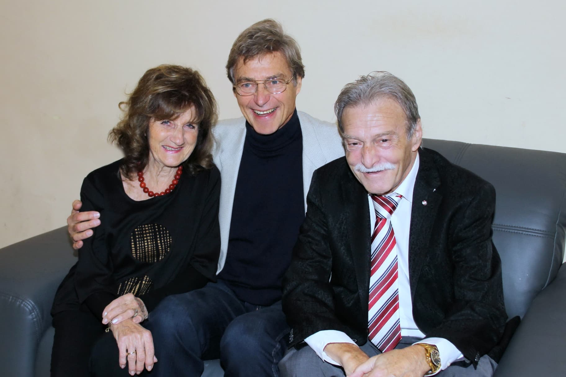 Margot, Charles, Adi