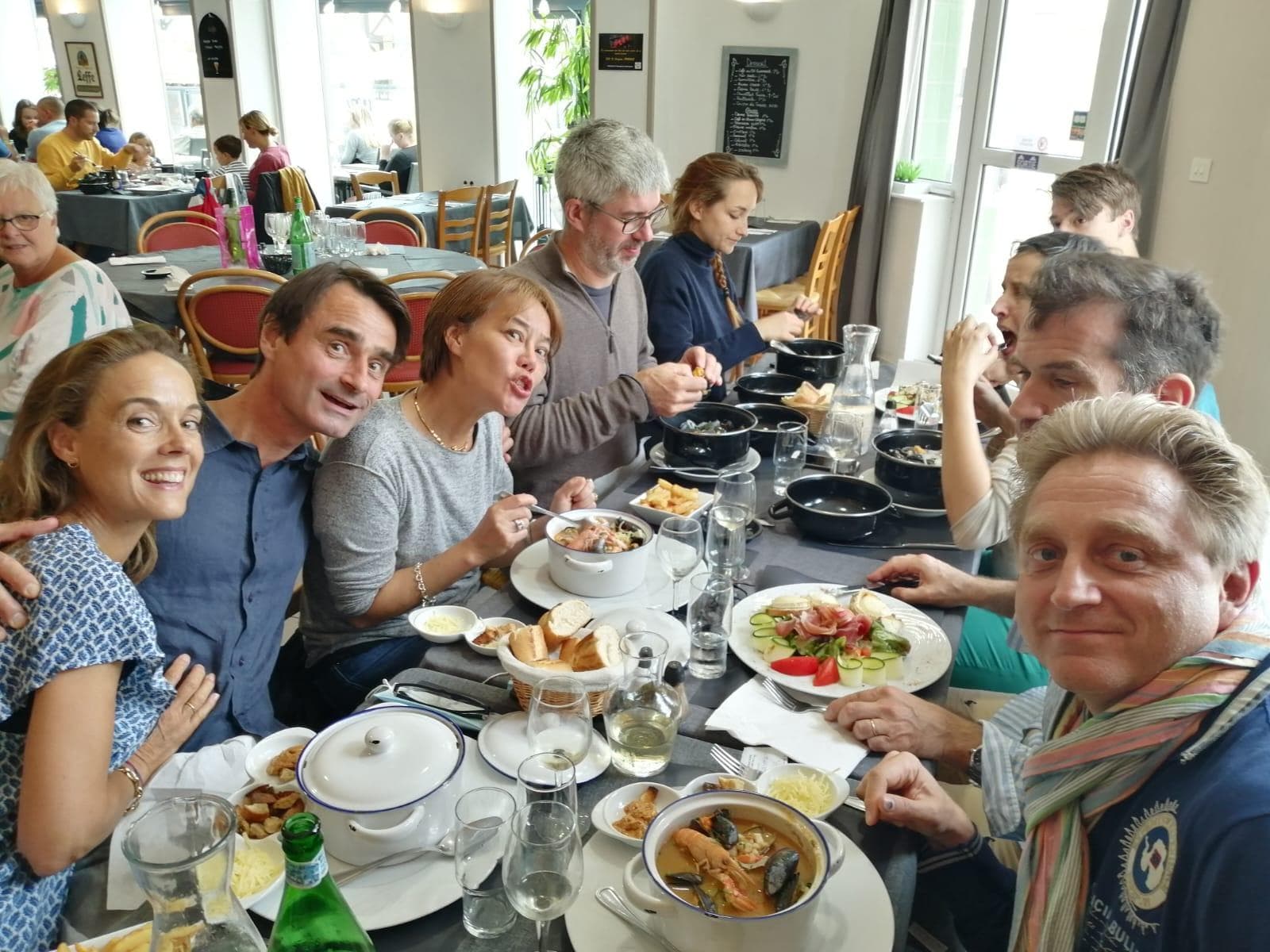 A table à l'étang la ville avec les Z'ados