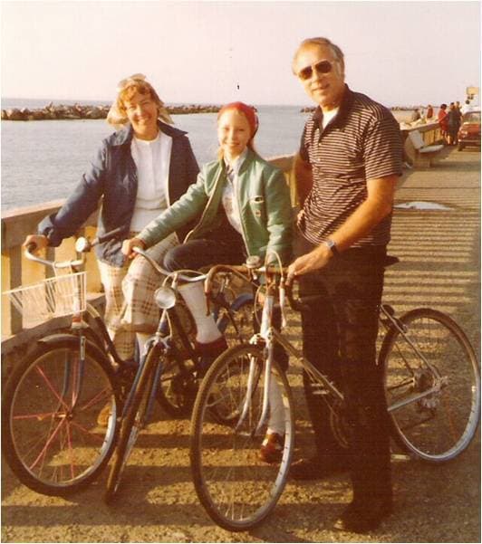 1977 Marina di Pisa: Barbara, Denise, Frank 